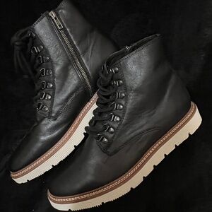 Men’s 11 Steve Madden leather side zip boots